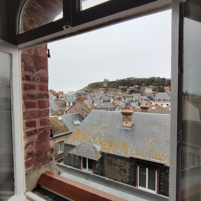 L'arche, Sur Les Toits D'etretat